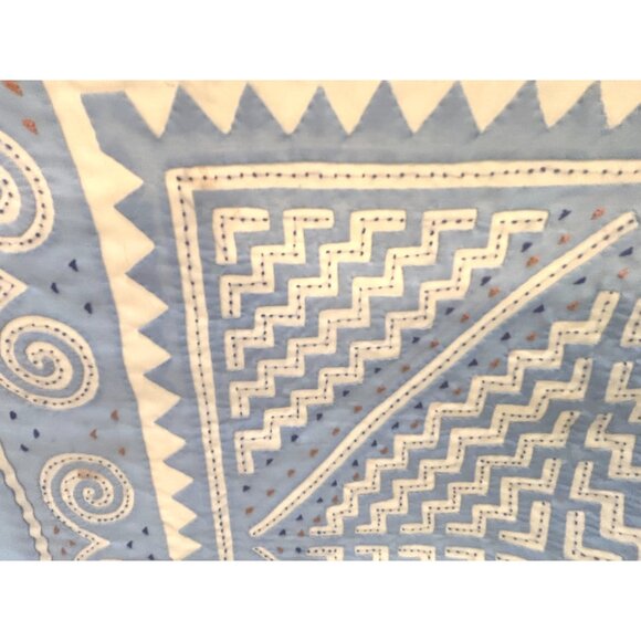 Vintage-Style Handcrafted Embroidered Square Tapestry With Geometric Patterns - Picture 4 of 8